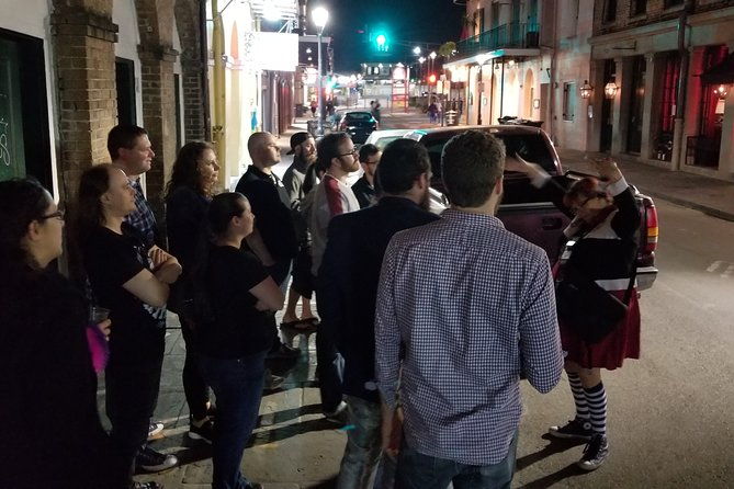 new-orleans-evening-small-group-haunted-walking-tour