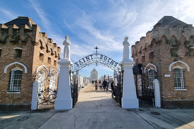 new-orleans-french-quarter-cemetery-bike-tour