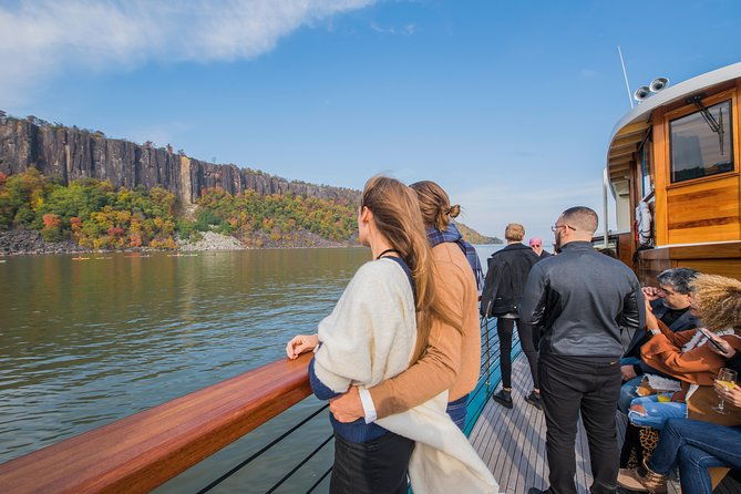 new-york-afternoon-fall-foliage-cruise-with-lunch
