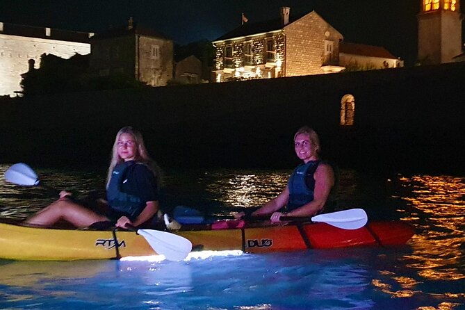 night-lights-kayak-adventure
