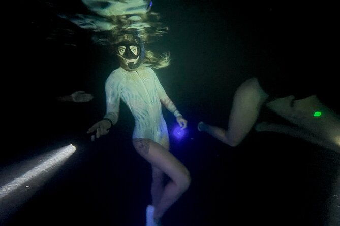 night-time-snorkel-at-turtletown-with-stars-lights-and-photos
