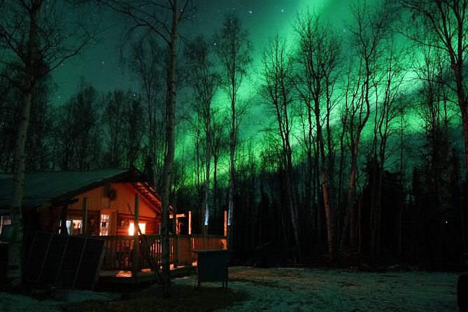 northern-lights-and-aurora-photgraphy-with-warm-geodesic-dome