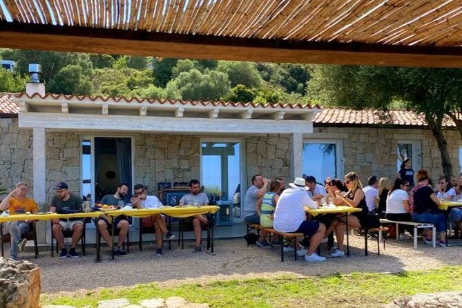 olbia-visit-a-myrtle-making-factory-with-tasting