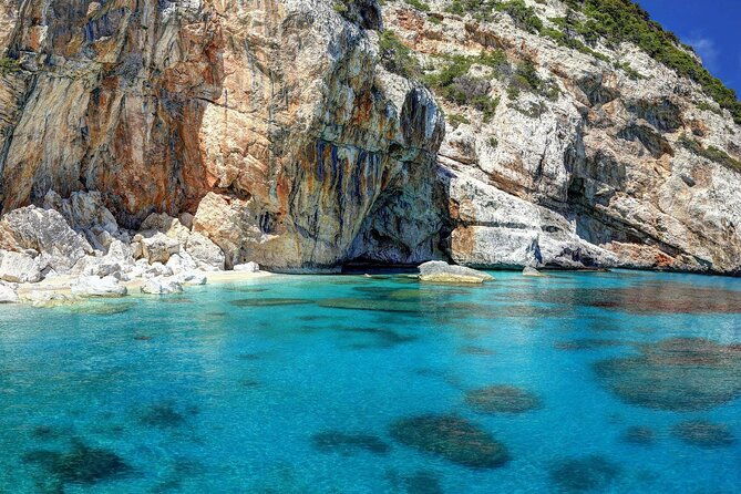 one-day-dinghy-rental-on-the-beautiful-coast-of-baunei