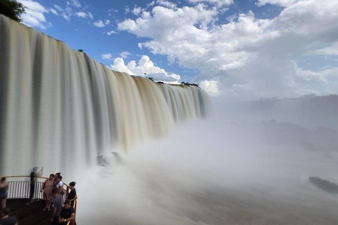 one-day-tour-brazilian-falls-macuco-safari-and-bird-park