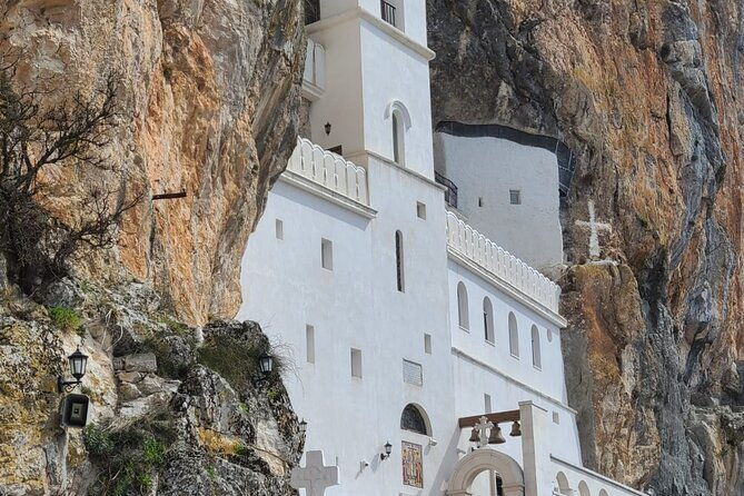 ostrog-and-rijeka-crnojevic-tour-from-kotor