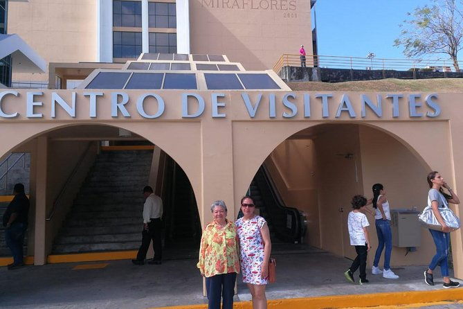 panama-city-tour-and-panama-canal-miraflores-locks