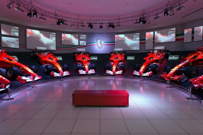 panoramic-tour-of-the-fiorano-track-with-entrance-to-the-ferrari-museum