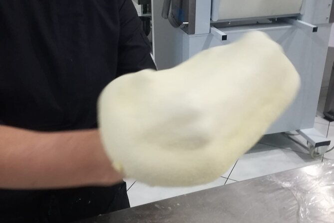 pizza-course-in-catania-with-show-cooking-cannolo