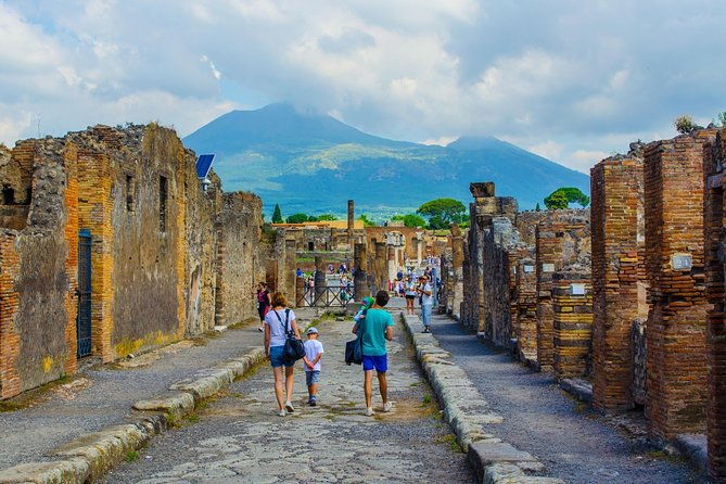 pompeii-and-herculaneum-small-group-tour-skip-the-line