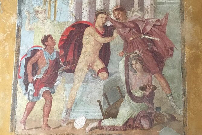 pompeii-and-herculaneum-with-archaeologist-small-group-of-10