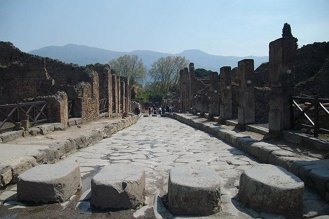 pompeii-guided-tour-with-lunch-entry-ticket-included