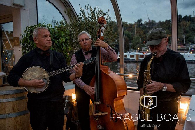prague-boats-3-hour-dinner-cruise