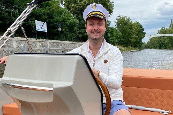 prague-private-boat-tour-2-hours