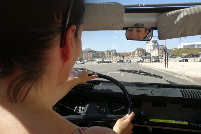 private-1-hour-tour-of-versailles-in-a-vintage-car-2cv