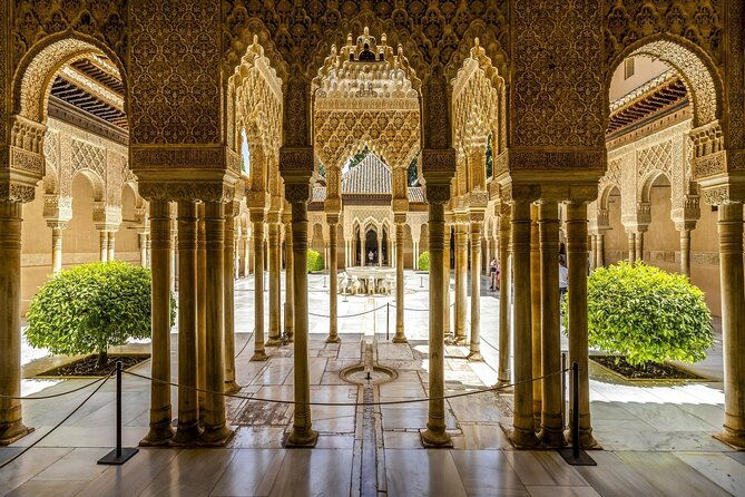 private-alhambra-tour-with-entrance-and-official-guide