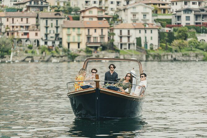 private-boat-tour-on-lake-como-5