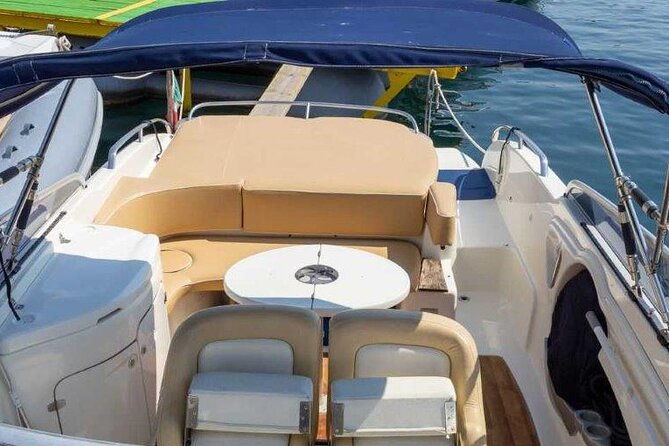 private-boat-tour-on-lake-como-in-lombardy