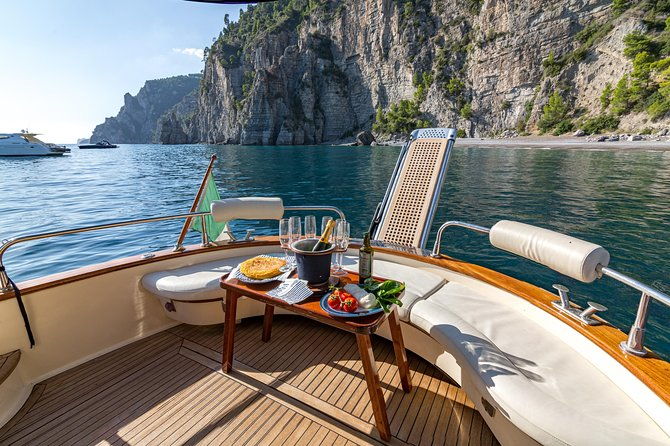 private-boat-tour-positano-amalfi-coast