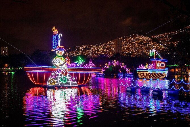 private-christmas-lights-tour-in-medellin-only-holiday-season