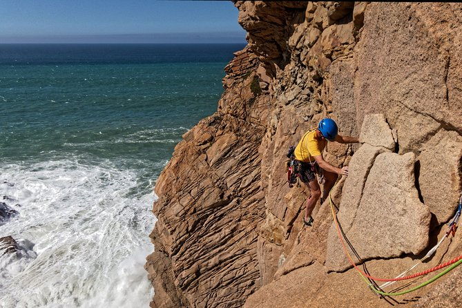 private-climbing-by-the-cliffs-of-cabo-da-roca
