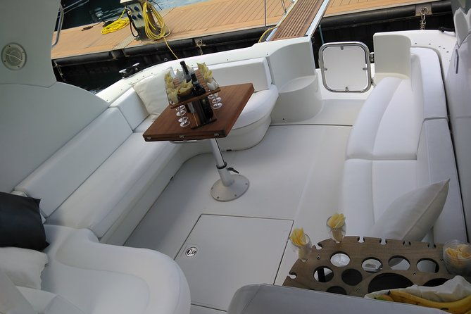 private-cruise-around-capri-yacht-40