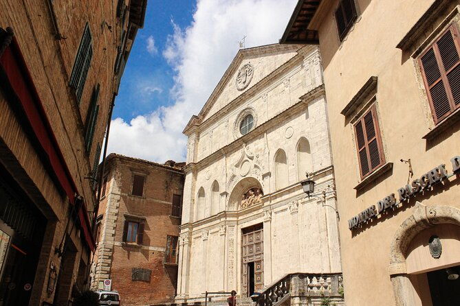 private-guided-tour-of-montepulciano-with-wine-tasting
