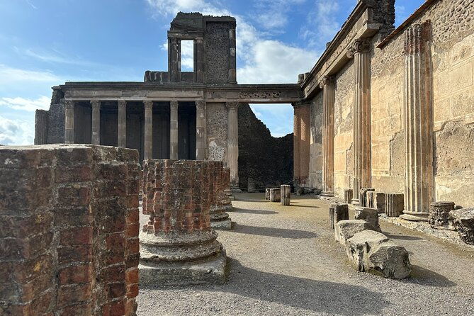 private-guided-tour-of-pompeii-excavations