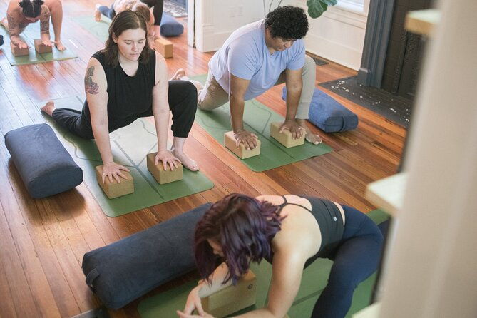 private-guided-yoga-session-in-boutique-cannabis-store