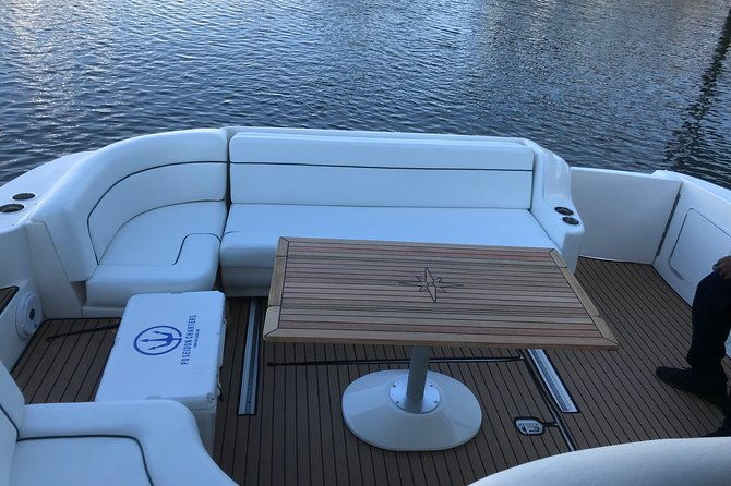 private-half-day-luxury-yacht-charter-in-turks-and-caicos