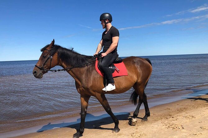 private-horse-riding-on-the-beach-in-riga-2