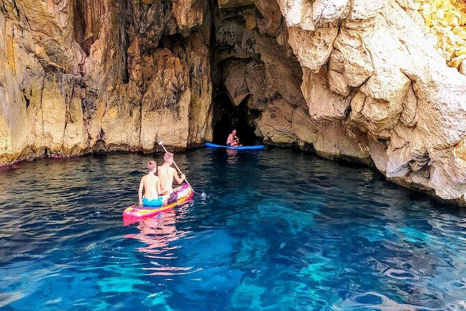 private-hydro-jet-snorkeling-beach-and-cave-cruise-tour
