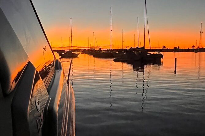 private-luxury-catamaran-champagne-sunset-cruise