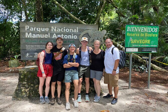 private-nature-walk-in-manuel-antonio-national-park