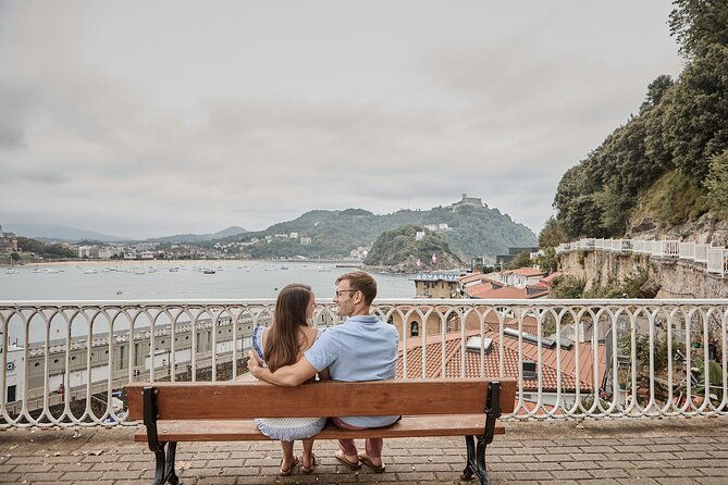 private-photo-session-with-a-professional-in-san-sebastian