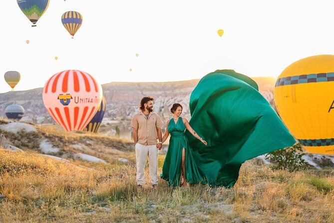 private-photoshoot-with-balloons-in-cappadocia