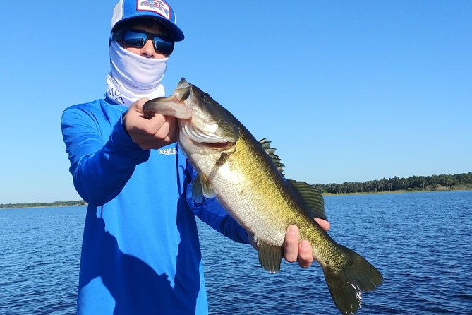 private-pontoon-fishing-charter-on-lake-tohopekaliga-in-florida-4-or-6-hours