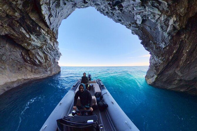 private-skopelos-island-boat-cruise-tour-to-mamma-mia-sites