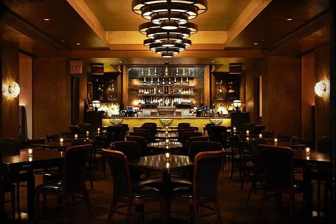 private-speakeasy-pub-crawl-in-chicago-with-local-historian