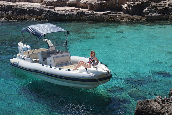 private-speed-boat-tour-of-hvar-south-shore-pakleni-islands