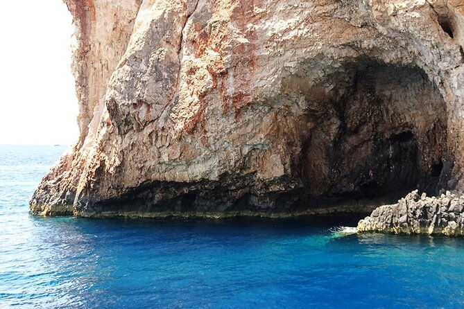 private-speedboat-tour-from-trogir-and-split-all-around-island-solta