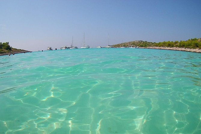 private-speedboat-tour-to-sakarun-bay-and-golubinka-cave