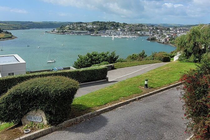 private-taxi-tour-of-blarney-castle-cork-city-and-kinsale