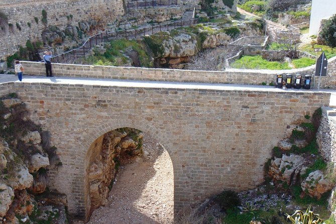 private-tour-in-polignano-a-mare-overlooking-the-sea