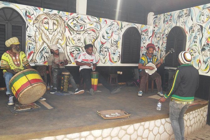 private-tour-ocho-rios-or-runaway-bay-to-9-mile-bob-marley-birth-resting-place