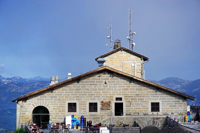 private-tour-to-eagles-nest-educational-center-with-lunch