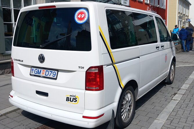 private-transfer-from-keflavik-airport-to-reykjavik-surrounding