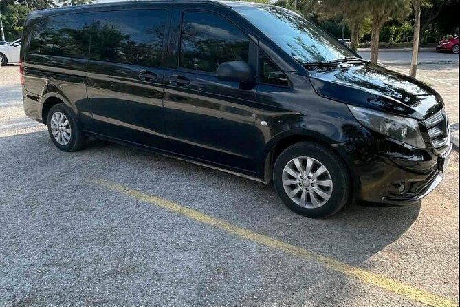 private-transfer-from-to-santorini-port-and-airport