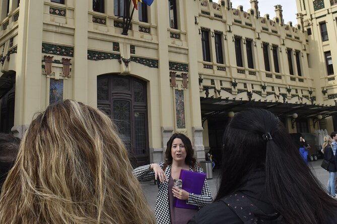 private-walking-tour-of-games-and-history-in-the-center-of-valencia-2