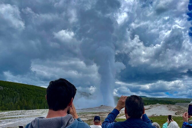 private-yellowstone-hot-spots-tour-from-west-yellowstone